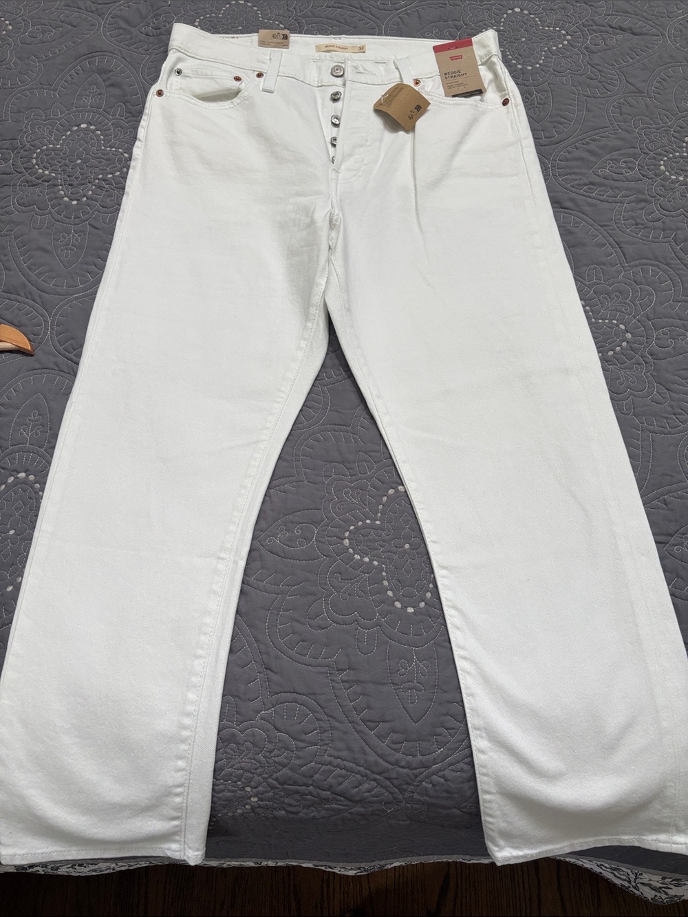 Levi's Women's White Wedgie Straight Jeans - NWT